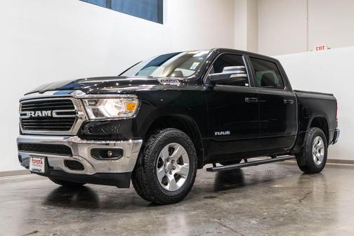 Diamond Black Crystal Pearlcoat 2021 RAM 1500 Big Horn/Lone Star