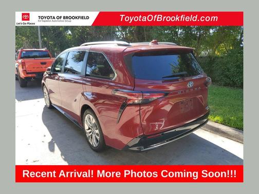 Ruby Flare Pearl 2023 Toyota Sienna Platinum 7 Passenger