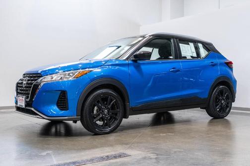 Electric Blue Metallic/Super Black 2023 Nissan Kicks SV