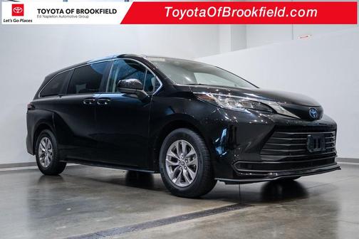2022 Toyota Sienna LE