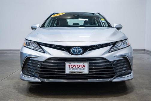 2022 Toyota Camry Hybrid XLE
