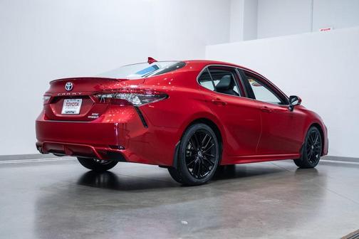 2024 Toyota Camry Hybrid SE