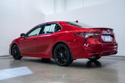 2024 Toyota Camry Hybrid SE