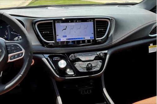 2025 Chrysler Pacifica L