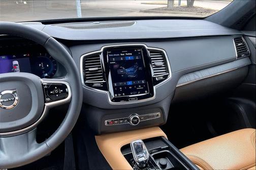 2024 Volvo XC90 B6 Ultimate Bright Theme 7-Seater