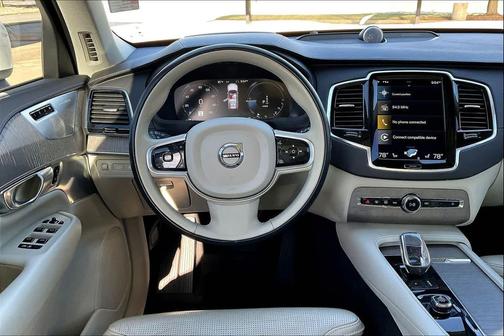 2022 Volvo XC90 Recharge Plug-In Hybrid T8 Inscription 6 Passenger