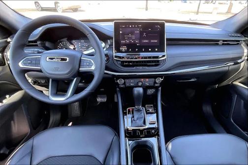 Diamond Black Crystal Pearlcoat 2026 Jeep Compass Latitude