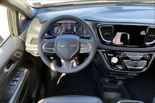 2025 Chrysler Pacifica L