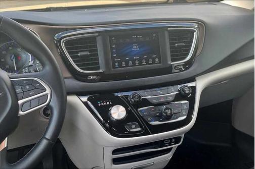 2018 Chrysler Pacifica Touring-L