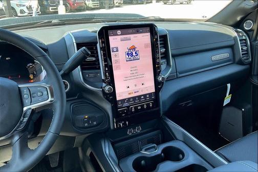 Diamond Black Crystal Pearlcoat 2026 RAM 3500 Laramie Crew Cab 4x4 8' Box