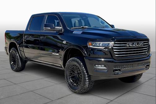 Diamond Black Crystal Pearlcoat 2026 RAM 1500 Laramie