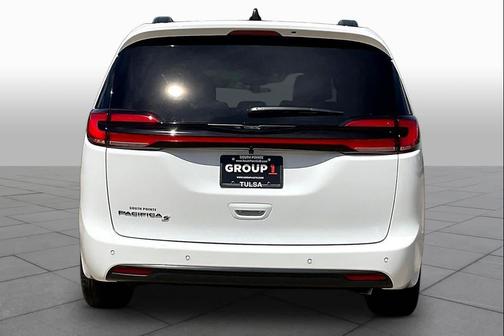Bright White Clearcoat 2026 Chrysler Pacifica L