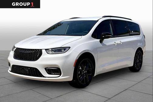 Bright White Clearcoat 2026 Chrysler Pacifica L