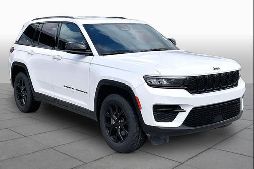 Bright White Clearcoat 2024 Jeep Grand Cherokee Altitude