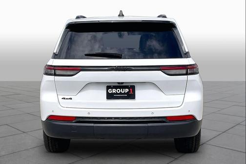 Bright White Clearcoat 2024 Jeep Grand Cherokee Altitude