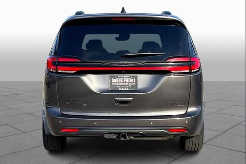 Granite Crystal Metallic Clearcoat 2023 Chrysler Pacifica Limited