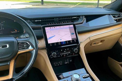 2022 Jeep Grand Cherokee Summit