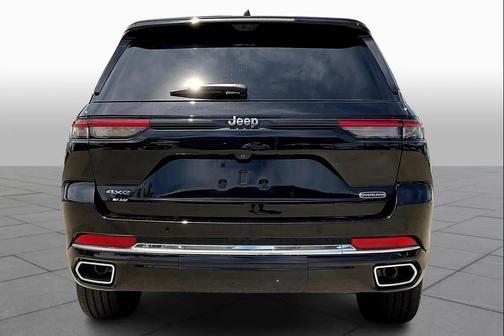 Diamond Black Crystal Pearlcoat 2023 Jeep Grand Cherokee 4xe Overland