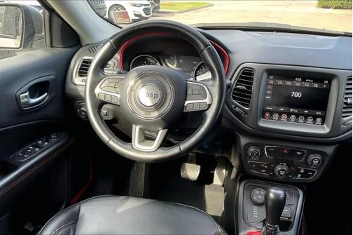 Photo 5 of 33 of 2020 Jeep Compass Trailhawk