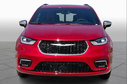 Red Hot Pearlcoat 2026 Chrysler Pacifica L