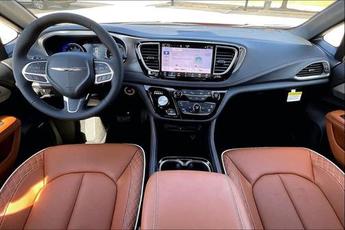 Red Hot Pearlcoat 2026 Chrysler Pacifica L