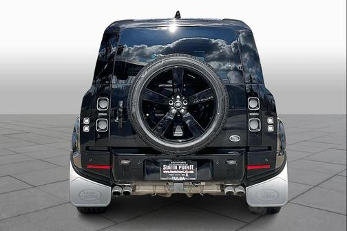 2023 Land Rover Defender V8