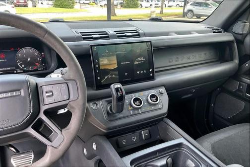 2023 Land Rover Defender V8