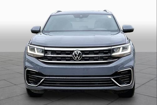 Pure Gray 2022 Volkswagen Atlas Cross Sport 2.0T SEL