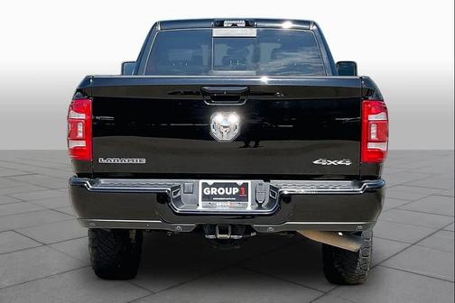 Diamond Black Crystal Pearlcoat 2023 RAM 2500 Laramie Crew Cab 4x4 6'4' Box