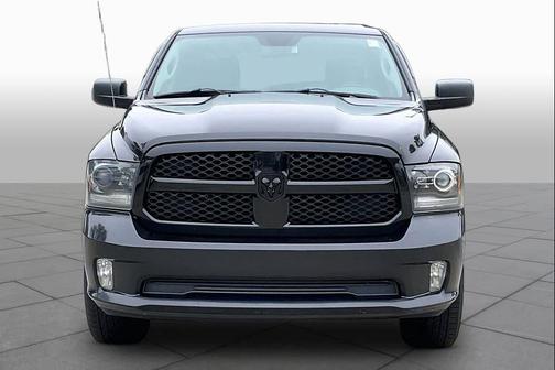 Brilliant Black Crystal Pearlcoat 2015 RAM 1500 Tradesman/Express