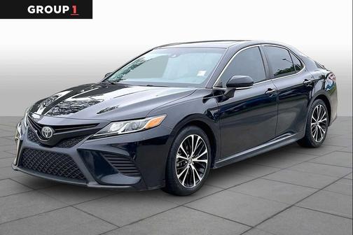 Midnight Black Metallic 2018 Toyota Camry SE