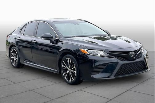 Midnight Black Metallic 2018 Toyota Camry SE