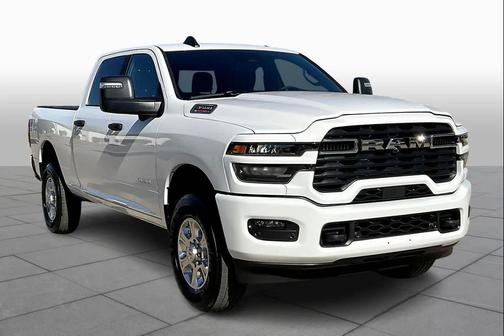 Bright White Clearcoat 2026 RAM 3500 Big Horn Crew Cab 4x4 6'4' Box
