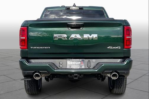 Serrano Green Metallic 2026 RAM 1500 ST