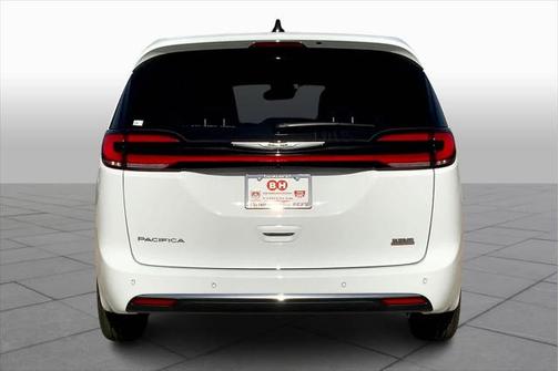 2025 Chrysler Pacifica L