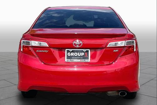 Barcelona Red Metallic 2014 Toyota Camry SE
