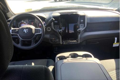 2025 RAM 2500 Tradesman Crew Cab 4x4 6'4' Box