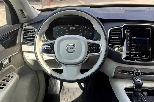 2022 Volvo XC90 T6 Inscription