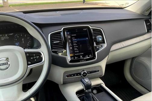 2022 Volvo XC90 T6 Inscription