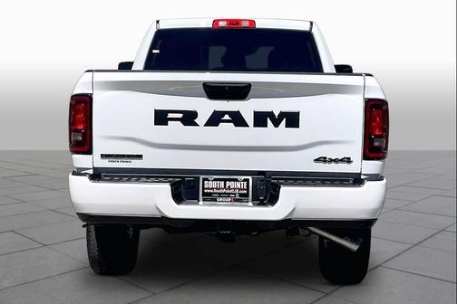 Bright White Clearcoat 2026 RAM 2500 Big Horn Crew Cab 4x4 6'4' Box
