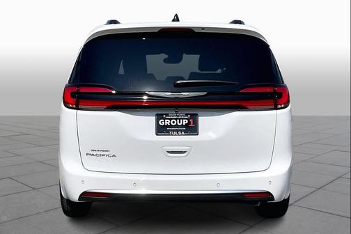 Bright White Clearcoat 2026 Chrysler Pacifica L