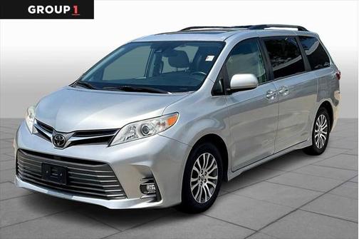 2019 Toyota Sienna XLE