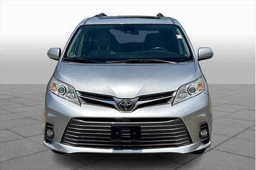 2019 Toyota Sienna XLE