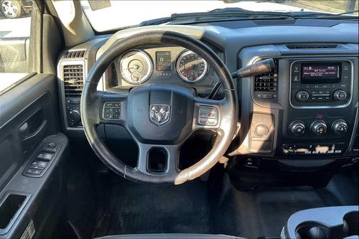 2017 RAM 3500 Tradesman Crew Cab 4x4 6'4' Box