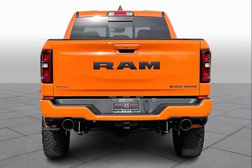 Diamond Black Crystal Pearlcoat 2026 RAM 1500 Big Horn/Lone Star