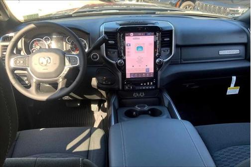 2025 RAM 2500 Big Horn Crew Cab 4x4 8' Box