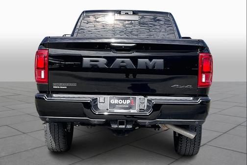 Diamond Black Crystal Pearlcoat 2025 RAM 2500 Big Horn Crew Cab 4x4 6'4' Box