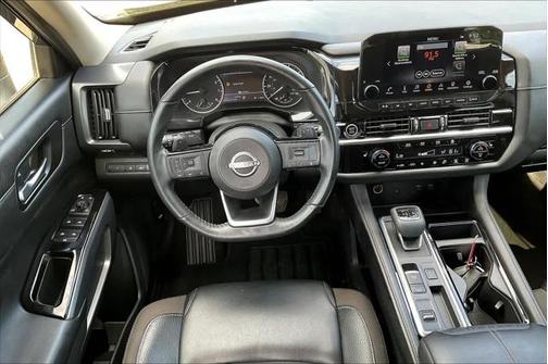 2023 Nissan Pathfinder SL FWD