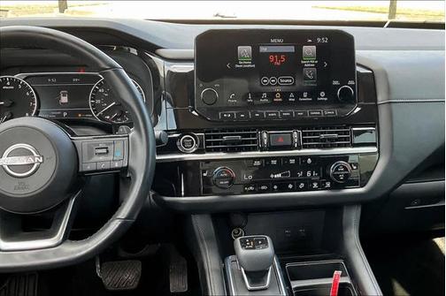 2023 Nissan Pathfinder SL FWD
