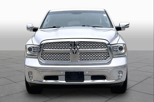 Bright Silver Metallic Clearcoat 2016 RAM 1500 Laramie